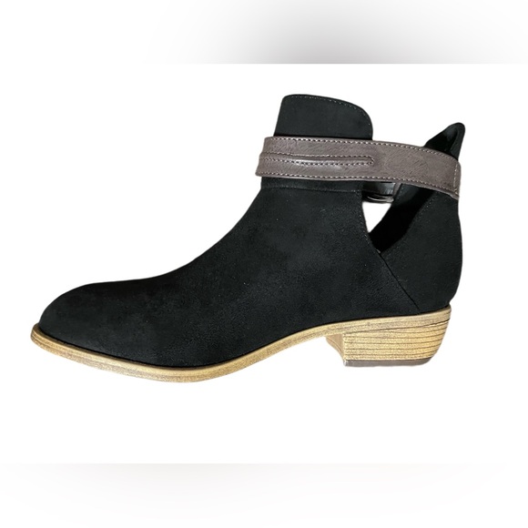 NEW Black Side Slit Cut-Out Booties - Picture 3 of 9